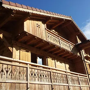  Chalet Magnifique Chalet Au Cœur Du Village Du Reposoir
